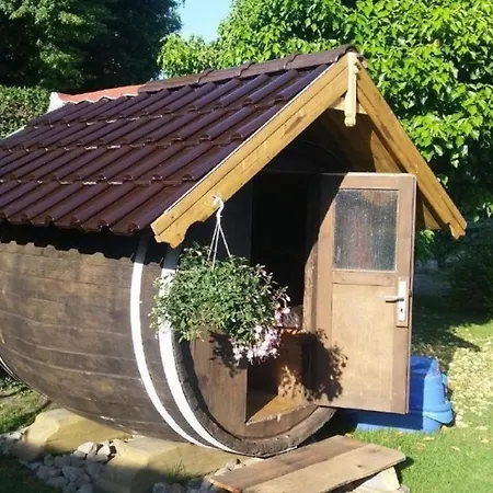 Tolles In Gehren Mit Garten, Terrasse Und Grill Heideblick